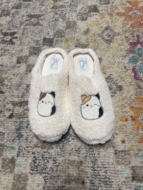 Cream Cat Embroidered Plush Slip-On Slippers